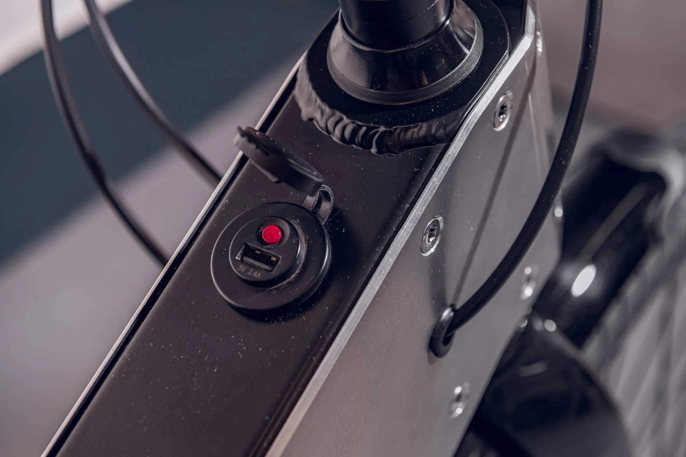 USB charging port on the Trayser 2.0